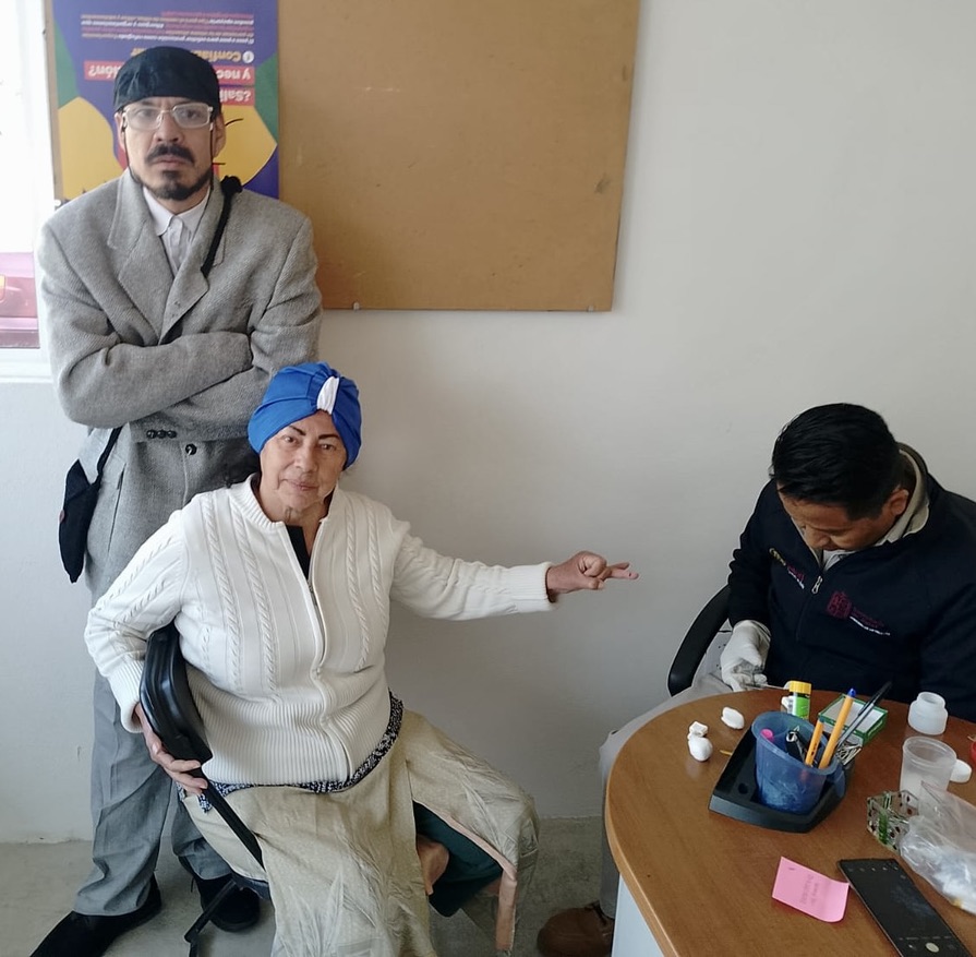 Helping Across Borders Means Together Across Difference // Ayudar más allá de las fronteras significa estar juntos más allá de las&nbsp;diferencias